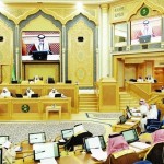 وزير الصحة يتعهد بوقف علاج السعوديين خارج المملكة