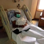 خادم الحرمين يزور شقيقه الأمير عبدالرحمن بمستشفى التخصصي بالرياض (صورة)