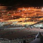 حجاج بيت الله يتوافدون إلى صعيد عرفات