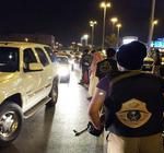 بالفيديو.. أمير قطر يقود سيارته مصطحباً ولي العهد إلى مقر العزاء في الشيخ خليفة