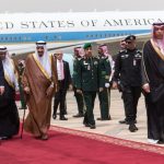 ترامب يصل الرياض وخادم الحرمين في مقدمة مستقبليه‎