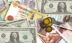 انخفاض جديد للجنيه المصري أمام الدولار