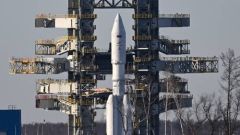 شاهد…”روس كوسموس” تطلق أول صاروخ Angara ثقيل من #مطار_فوستوتشني_الفضائي