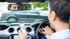 «المرور» يكشف عن عقوبة التحدث في الجوال أثناء القيادة