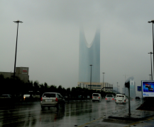 تنبيهات من أمطار تستمر حتى الصباح و “مدني الرياض” يحذر