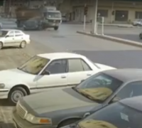 بالفيديو .. تصادم مروع بين شاحنة وسيارة بالخرج