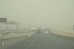 “الغبار” يغطي سماء جدة.. ولا تعطل في حركة المرور