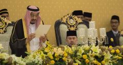 خادم الحرمين الشريفين: المملكة تقف بكل إمكاناتها وراء القضايا الإسلامية