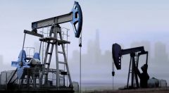 النفط يهبط 2% مع تصاعد احتمالات تباطؤ النمو العالمي