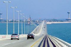 مسؤول بحريني: إعلان موعد تنفيذ “جسر الملك حمد” مع السعودية مطلع العام المقبل