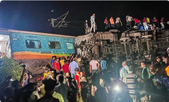 ارتفاع ضحايا حادث قطارات #الهند إلى 288 قتيلاً و850 جريحاً