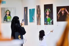 100 عملٍ فني لـ 63 فنان وفنانة يزين #مهرجان_شتاء_جازان