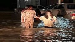 #الإمارات: 7 وفيات جراء سيول الأمطار