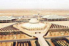 مصادر: مطار الملك خالد حذر من “الازدحام” منذ بداية رمضان ورفض زيادة رحلات “الخطوط”