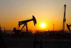 #النفط ينخفض 1% مع ختام جلسة الجمعة