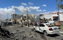 مقتل 22 شخصا بينهم طفلان في انفجار ذخائر في #الصومال