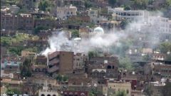 غارات عنيفة على معسكرات المتمردين في تعز وصنعاء