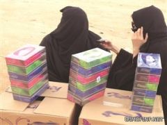 الرياض: «مكافحة التسول» تقبض على فتاة تبيع «مناديل» 15 مرة!
