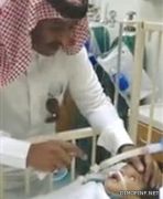34 ألف مشاهد يتابعون عبر «يوتيوب» اعتذار أب لابنه بعد عجزه عن علاجه