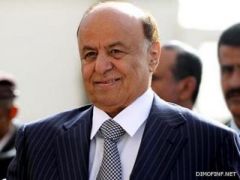 صالح يسلم الرئاسة رسميا الى عبد ربه منصور هادي بعد 33 عاما في الحكم