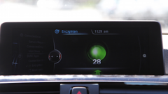تطبيق لسائقي BMW للتنبؤ بزمن تغير لون إشارات المرور