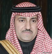 أمير الرياض بالنيابة يكرم المواطن جزاء بن حجاج الشمري