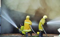 الدفاع المدني بالدمام يخمد حريقا في شركة الغاز