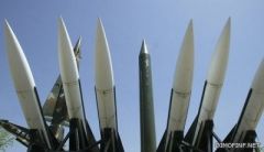 إيران تعرض 30 صاروخا بالستيا في عرضها العسكري