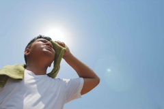 الصحة توضح أعراض الإصابة بضربة الشمس
