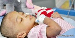 التحقيق مع أسرة الطفلة الإندونيسية للكشف عن أسباب الكدمات الشديدة