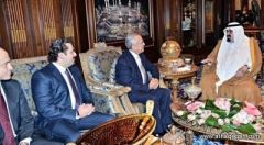 الملك يبحث مع الرئيس اللبناني مجمل الأحداث والتطورات الإقليمية والدولية