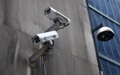 إلزام منشآت القطاع الخاص بالمملكة بتركيب كاميرات مراقبة