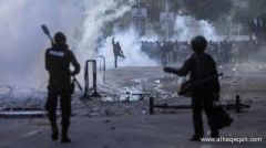 الأمن المصري يطلق الغاز لتفريق محتجين قرب وزارة الدفاع