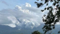 ثوران بركان «رينكون ديلا فييخا» في #كوستاريكا.. ولا أضرار