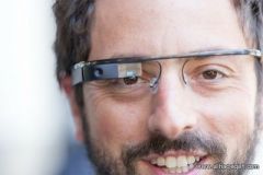 طبيب يكشف حقيقة المخاطر الصحية لنظارات غوغل