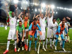 بالصور .. الجزائر تُشرّف العرب كروياً وتتأهل لدور الـ16