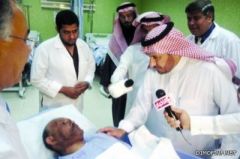 الربيعة يتفقد مستشفى الملك خالد في تبوك ويعد المراجعين بالاهتمام بحاجاتهم