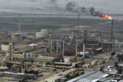 تراجع أسعار النفط يفقد العراق 27% من إيرادات الموازنة