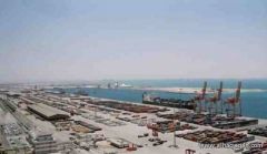ميناء الدمام يوقف حركة السفن بسبب الأحوال الجوية