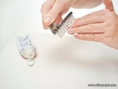 معجون الاسنان يساعد في تبييض وتنظيف الأظافر وإعادة جمالها