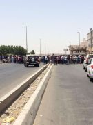 عمال “بن لادن” يغلقون شارع الحمدانية بجدة والشرطة تتدخل