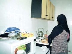 سيدات أعمال يؤجرن الـ”كوافيرات” كخادمات بالمنازل في رمضان لتحقيق إيرادات أعلى