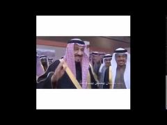 فيديو قديم للملك سلمان خلال أدائه “العرضة الإماراتية” احتفالاً باليوم الوطني الإماراتي