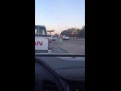 بالفيديو.. مواطن يطيح أرضًا بكاميرا «ساهر» في الرياض