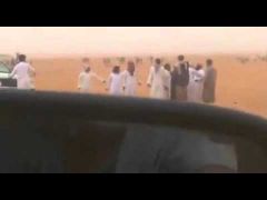 بالفيديو : مشاجرة “دامية” بين سعوديين بسبب مرعى إبل