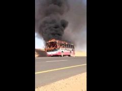 بالفيديو: لحظة احتراق باص نقل طالبات بـ “دولي طبرجل”