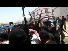 فيديو .. “طوارئ وشرطة الطائف” تحتفلان بالقضاء على الإرهابي “المالكي”