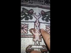 فيديو يُحذِّر من “رسوم شيطانية” على سجاد يُباع بالمملكة