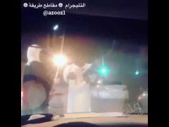 بالفيديو.. شاب يحتفل برشاش فكاد يتسبب بكارثة