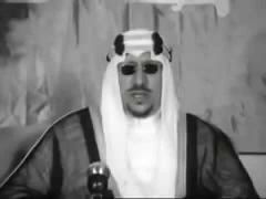 فيديو نادر للملك سعود وهو يعلّق على القرار التاريخي بافتتاح مدارس للبنات
